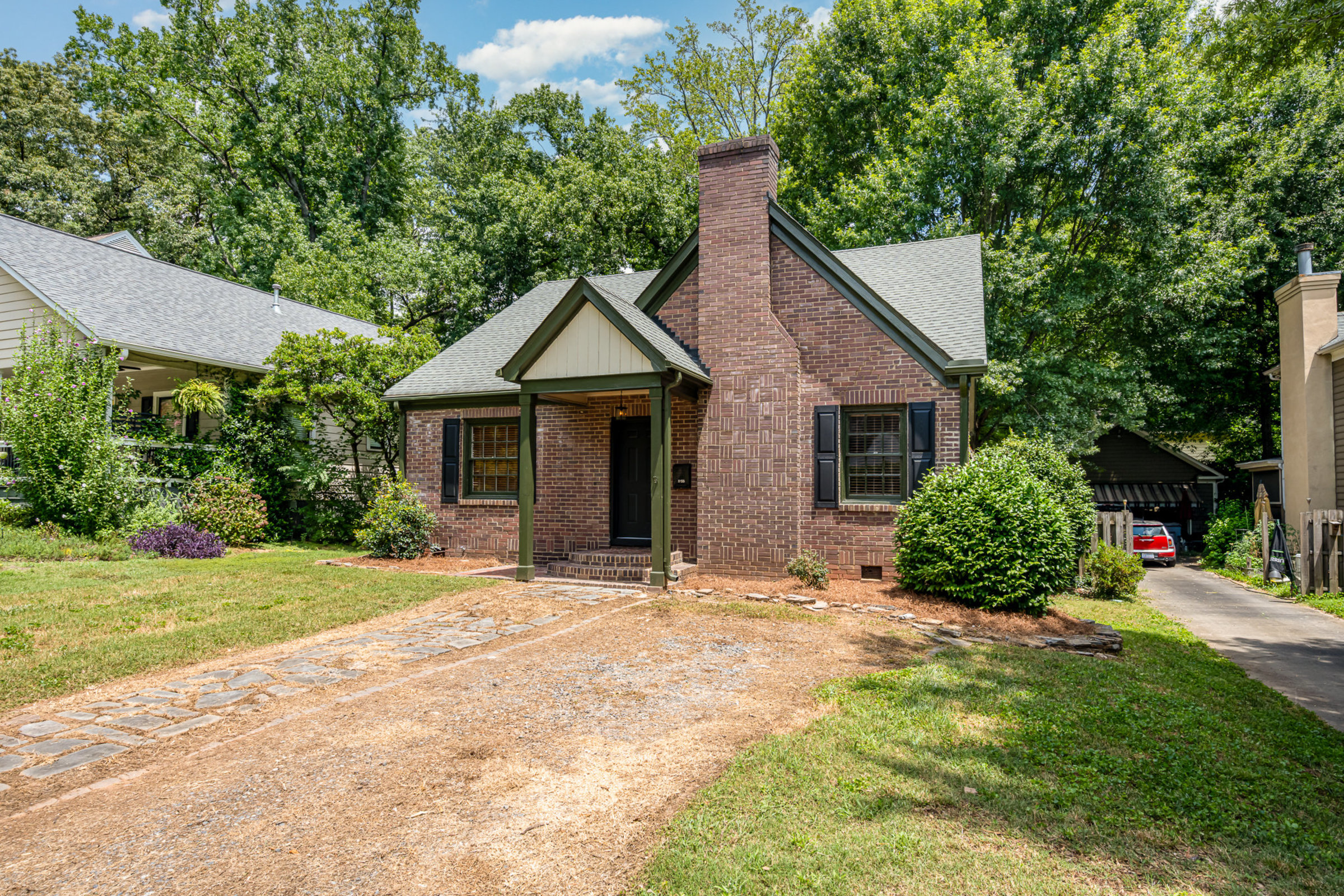 Welcome to 2035 Chesterfield Avenue